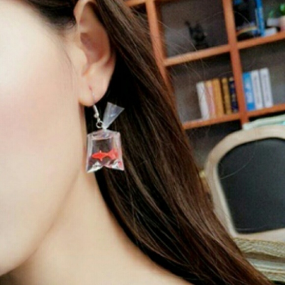 Unique design fish drop Earrings - Picture 3 of 3